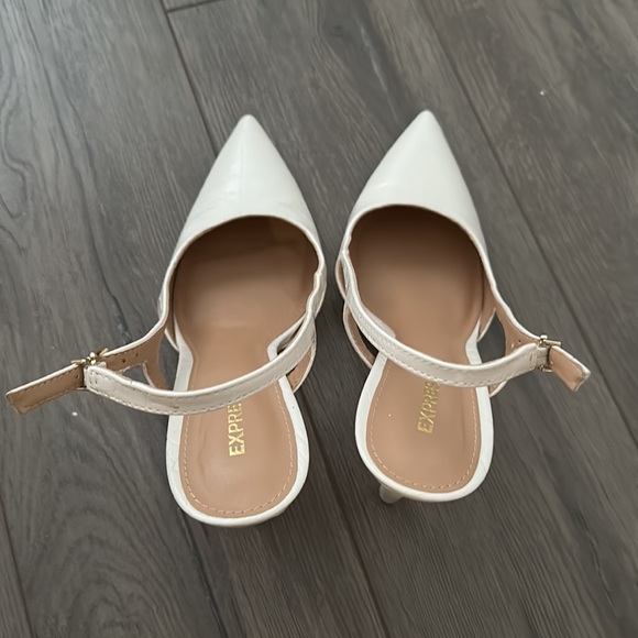 Express Heels - Picture 3 of 5